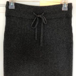 Midi ribbed sweater skirt